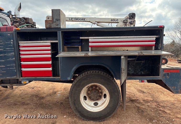 image for item ET1014 2003 Ford F650 Super Duty XL utility / service truck