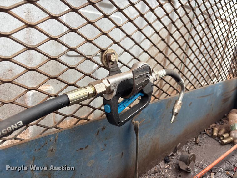 image for item ET1014 2003 Ford F650 Super Duty XL utility / service truck