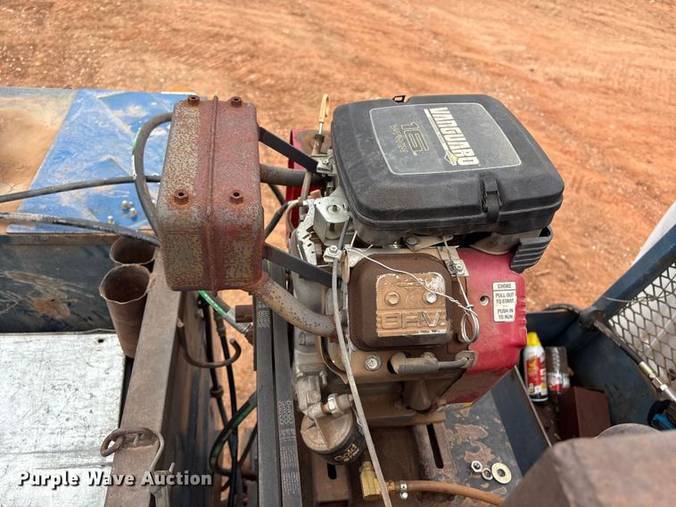 image for item ET1014 2003 Ford F650 Super Duty XL utility / service truck