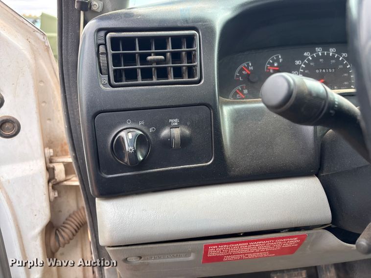 image for item ET1014 2003 Ford F650 Super Duty XL utility / service truck