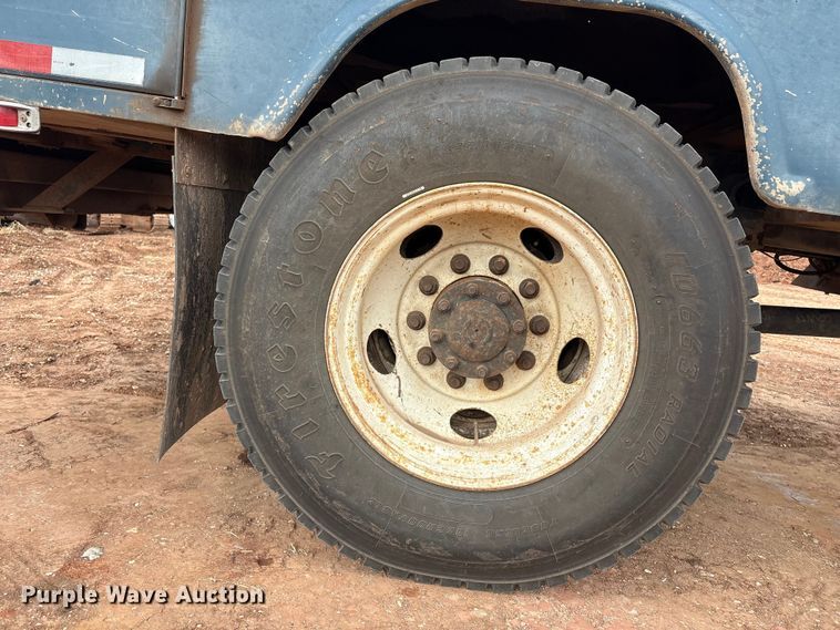 image for item ET1014 2003 Ford F650 Super Duty XL utility / service truck