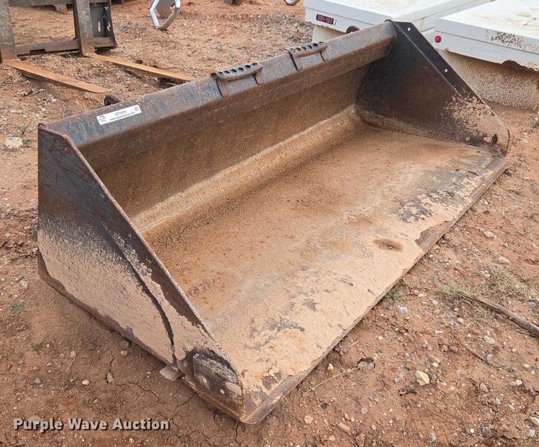 image for item ET1015 Bobcat 80HD C/I  skid steer bucket