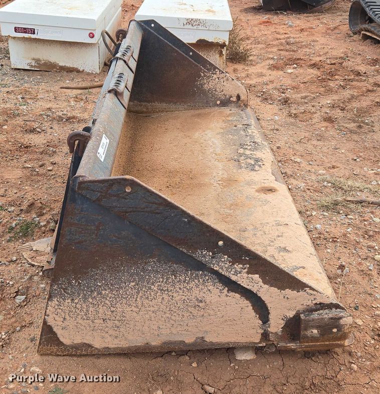 image for item ET1015 Bobcat 80HD C/I  skid steer bucket