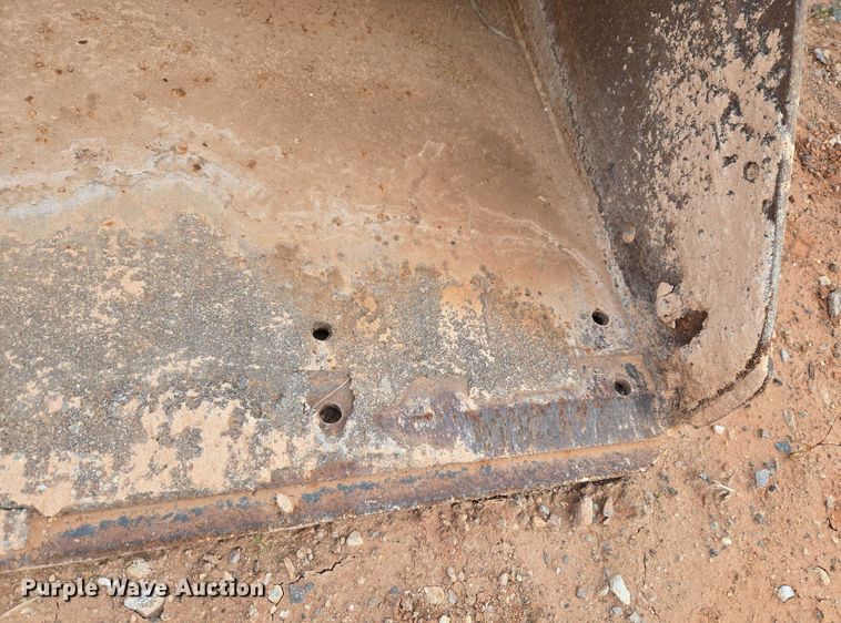 image for item ET1015 Bobcat 80HD C/I  skid steer bucket