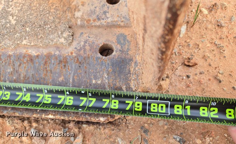 image for item ET1015 Bobcat 80HD C/I  skid steer bucket