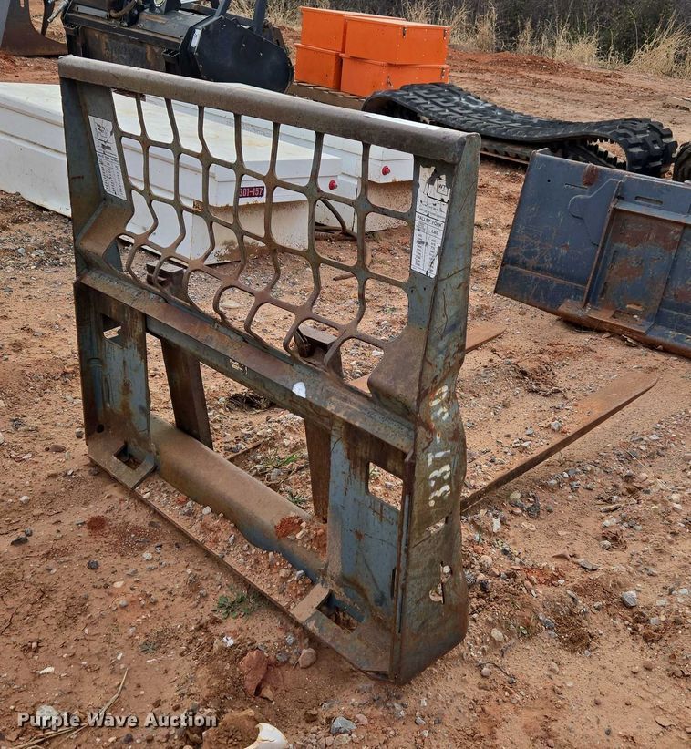 image for item ET1016 Bobcat skid steer forks