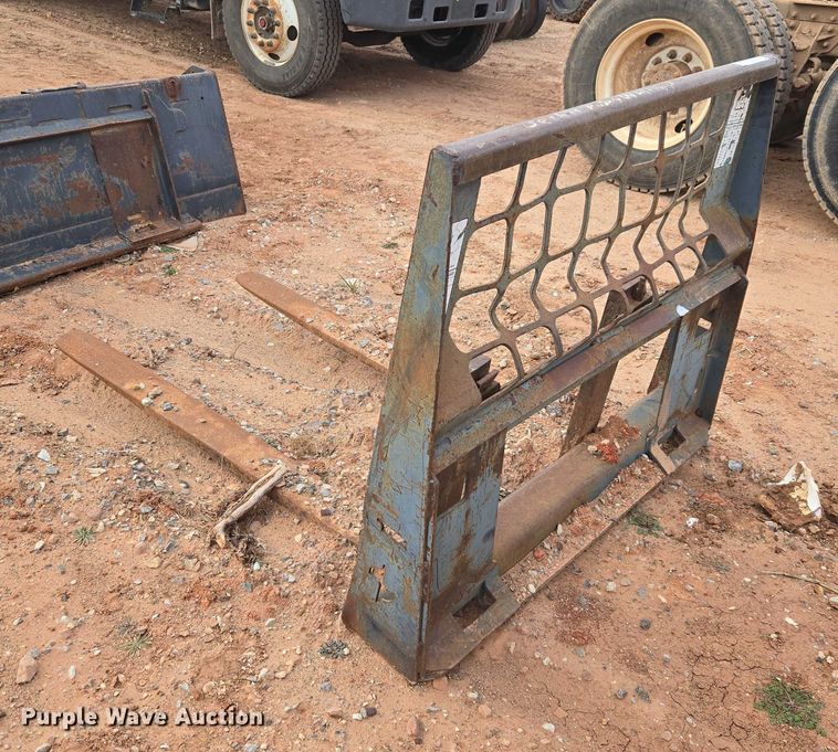 image for item ET1016 Bobcat skid steer forks