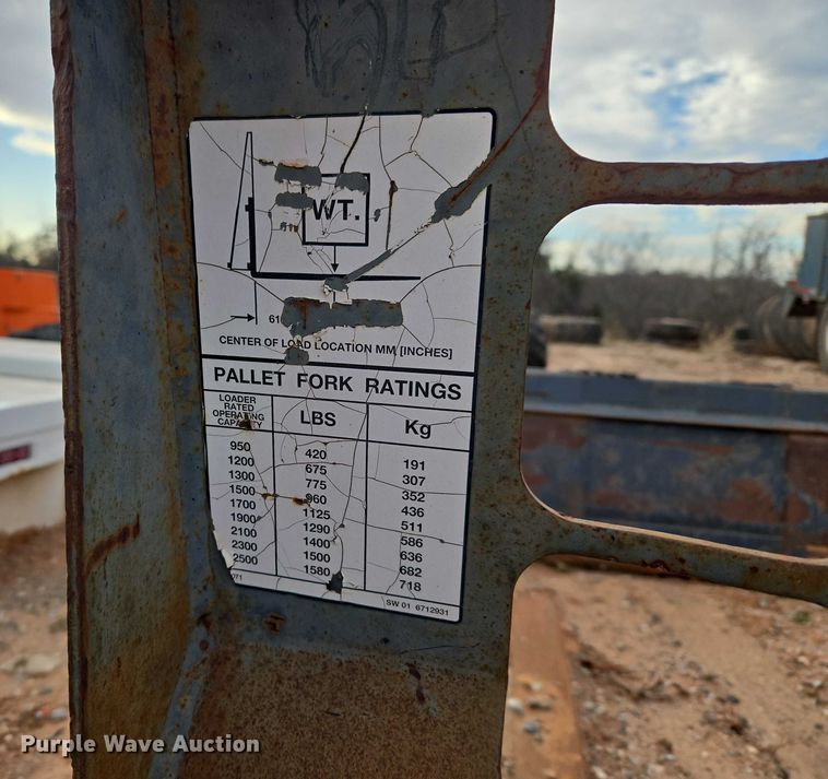 image for item ET1016 Bobcat skid steer forks