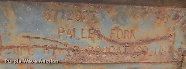 image for item ET1016 Bobcat skid steer forks