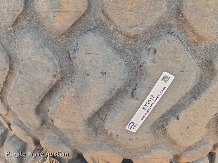 image for item ET1017 Michelin 20.5R25 tires