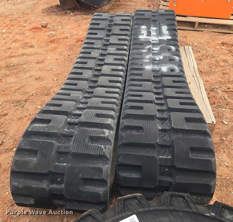 image for item ET1020 Trek 450x86DX56 rubber tracks