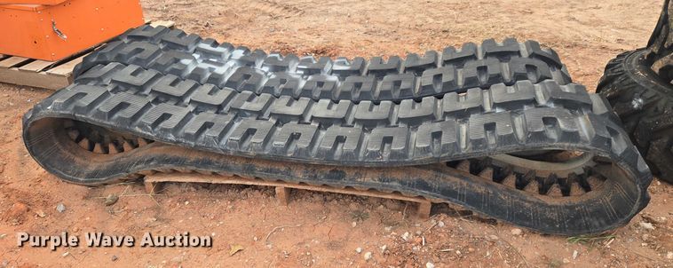 image for item ET1020 Trek 450x86DX56 rubber tracks