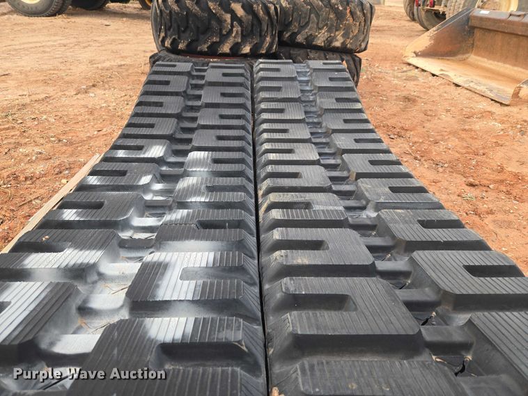 image for item ET1020 Trek 450x86DX56 rubber tracks