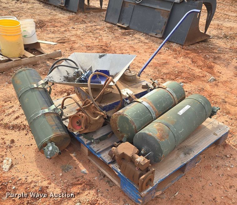 image for item ET1027 Air tanks and hydraulic parts