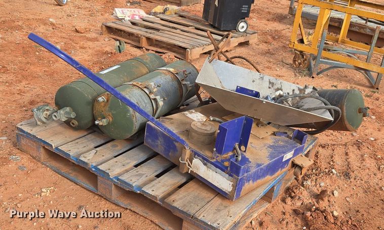 image for item ET1027 Air tanks and hydraulic parts