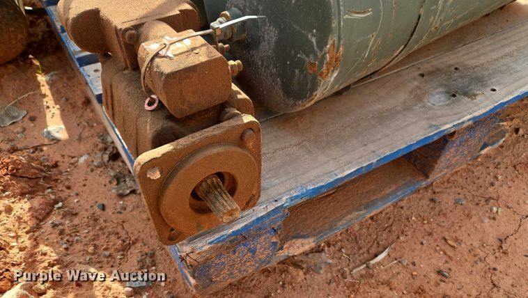 image for item ET1027 Air tanks and hydraulic parts