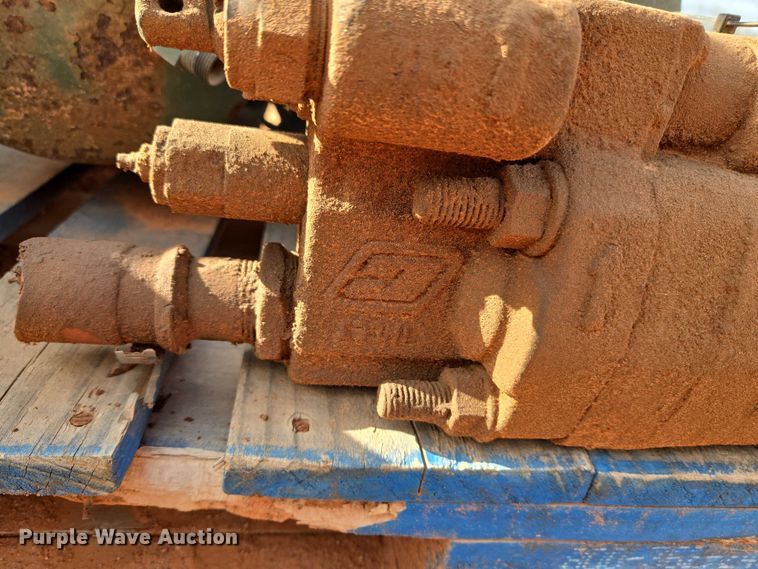 image for item ET1027 Air tanks and hydraulic parts