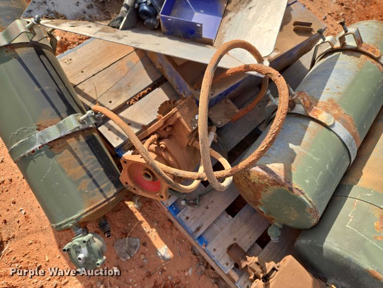 image for item ET1027 Air tanks and hydraulic parts