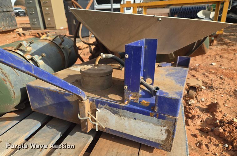 image for item ET1027 Air tanks and hydraulic parts