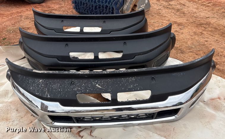 image for item ET1031  (3) 2025 RAM 2500 bumper covers