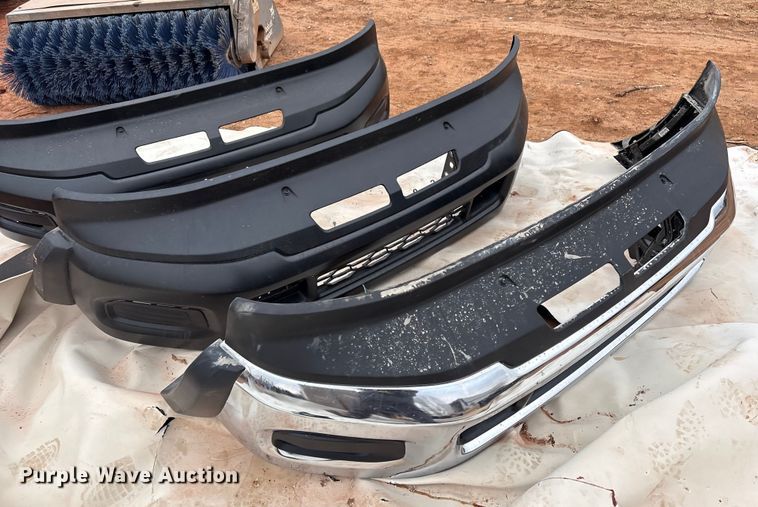 image for item ET1031  (3) 2025 RAM 2500 bumper covers