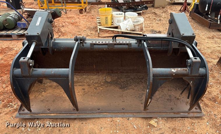 image for item ET1036 Bobcat 80 INDL BKT GRAPL skid steer bucket