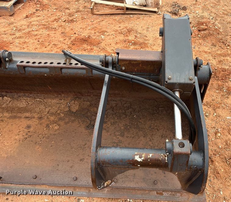 image for item ET1036 Bobcat 80 INDL BKT GRAPL skid steer bucket