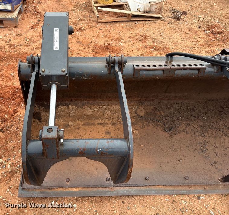 image for item ET1036 Bobcat 80 INDL BKT GRAPL skid steer bucket