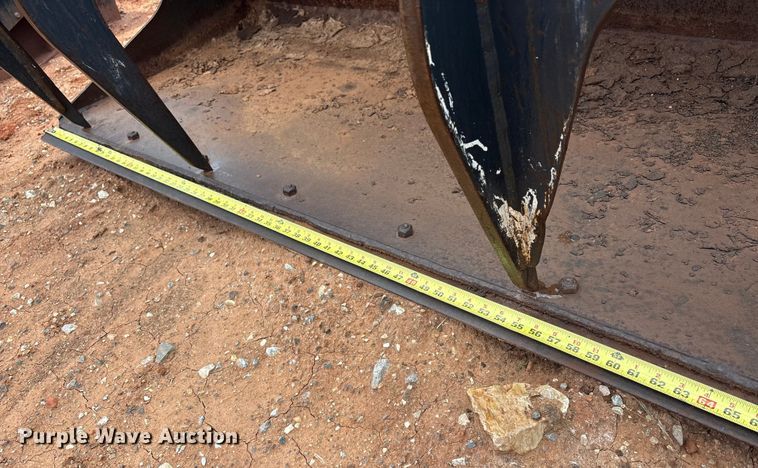 image for item ET1036 Bobcat 80 INDL BKT GRAPL skid steer bucket