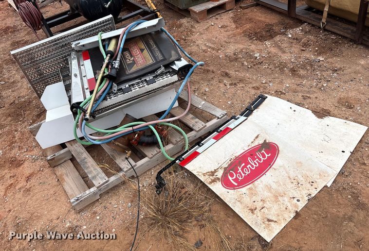 image for item ET1039 Approximately 3 aluminum deck plates and accessories