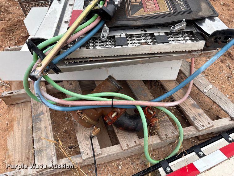 image for item ET1039 Approximately 3 aluminum deck plates and accessories