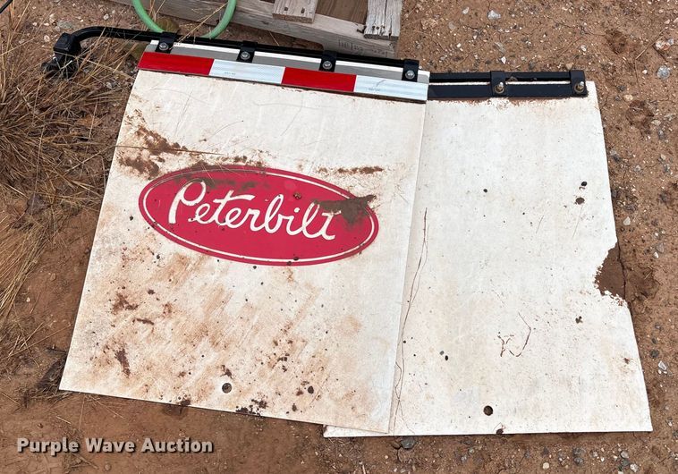 image for item ET1039 Approximately 3 aluminum deck plates and accessories