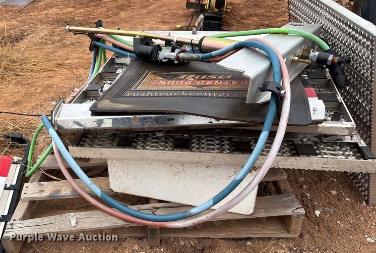 image for item ET1039 Approximately 3 aluminum deck plates and accessories