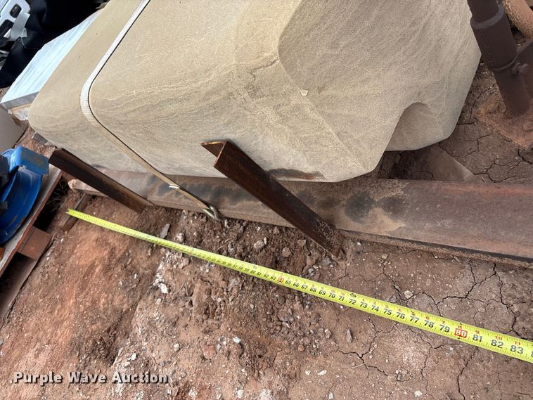 image for item ET1040 Tank on skid with barrel jack