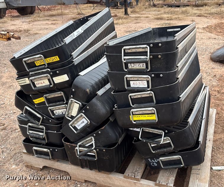 image for item ET1043 Approximately 21 trays