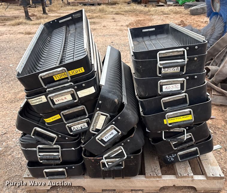 image for item ET1043 Approximately 21 trays