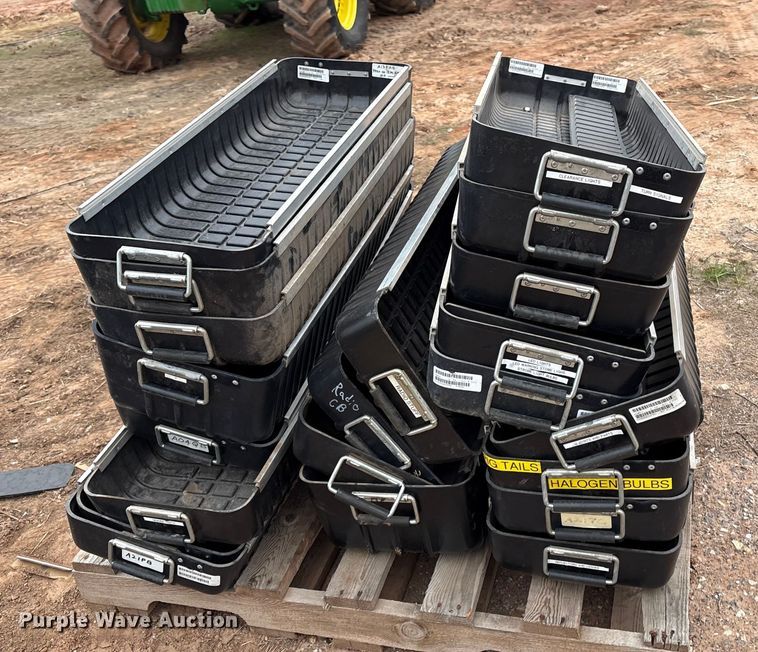 image for item ET1043 Approximately 21 trays