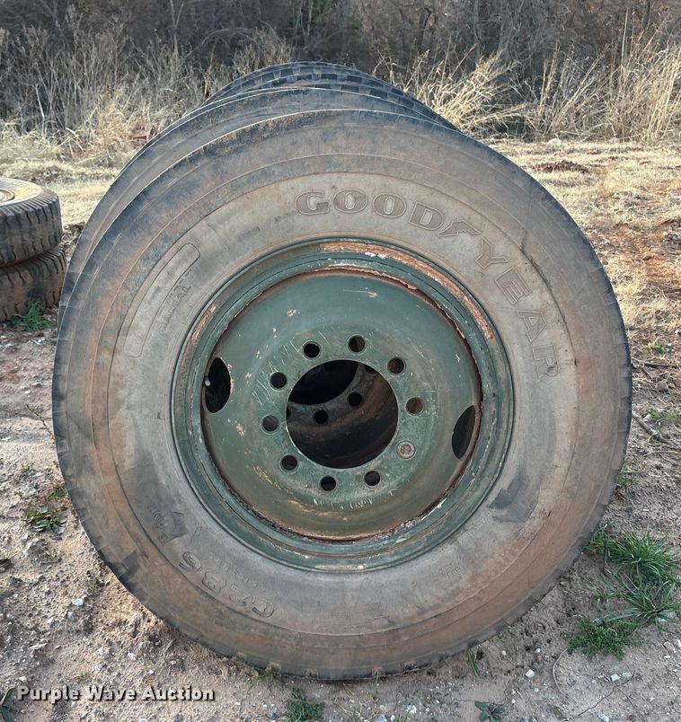 image for item ET1044 Wheels and tires