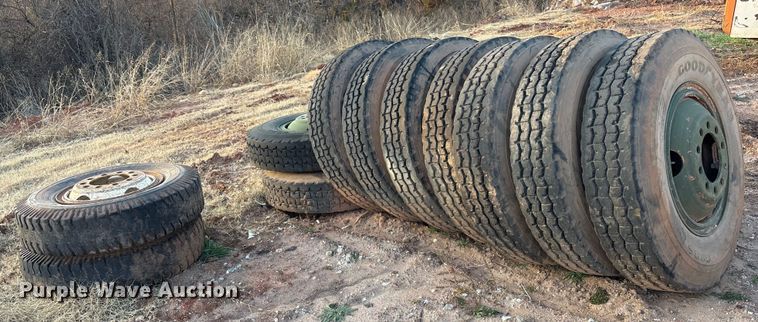 image for item ET1044 Wheels and tires