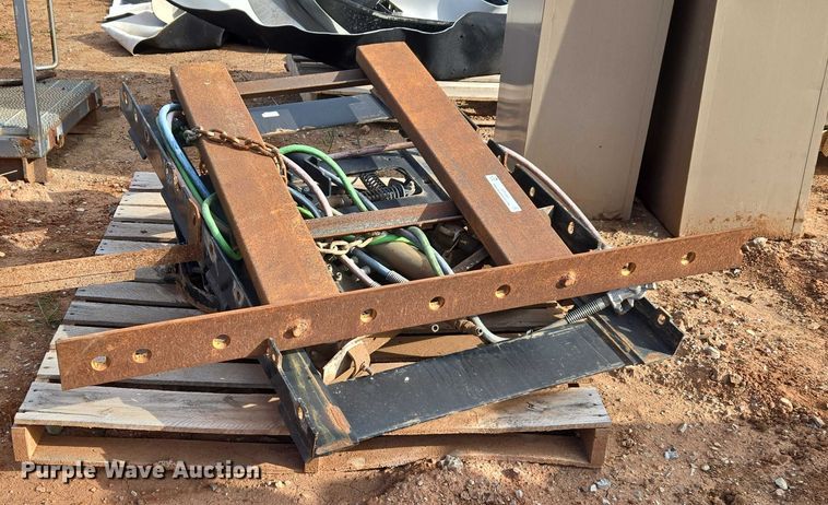 image for item ET1045 Fifth wheel and frame