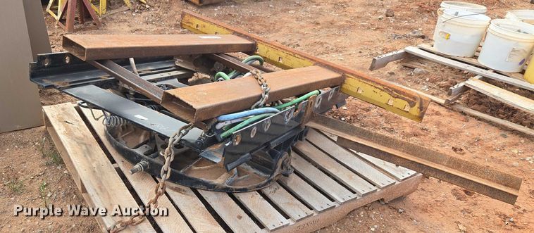 image for item ET1045 Fifth wheel and frame