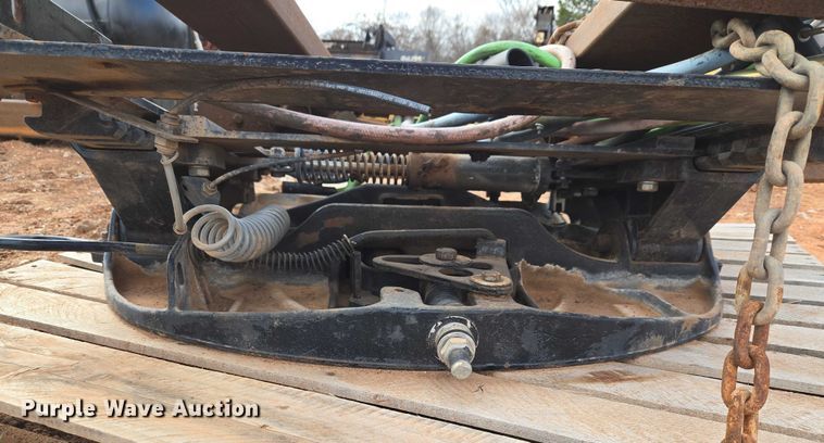 image for item ET1045 Fifth wheel and frame