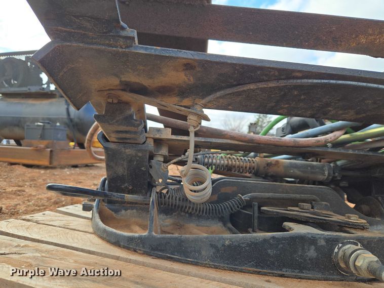 image for item ET1045 Fifth wheel and frame