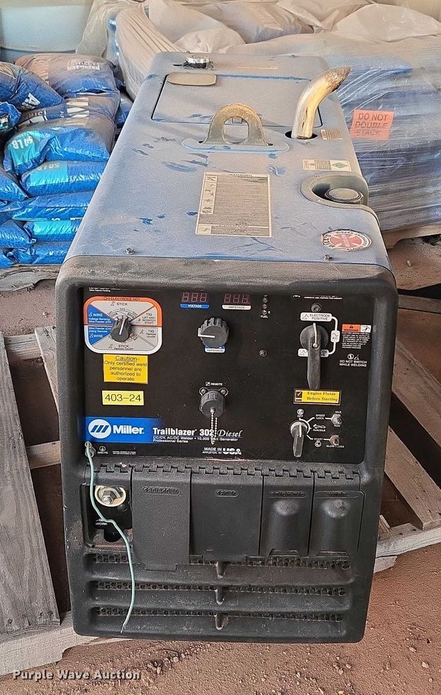 image for item ET1051 Miller Trailblazer 302 welder