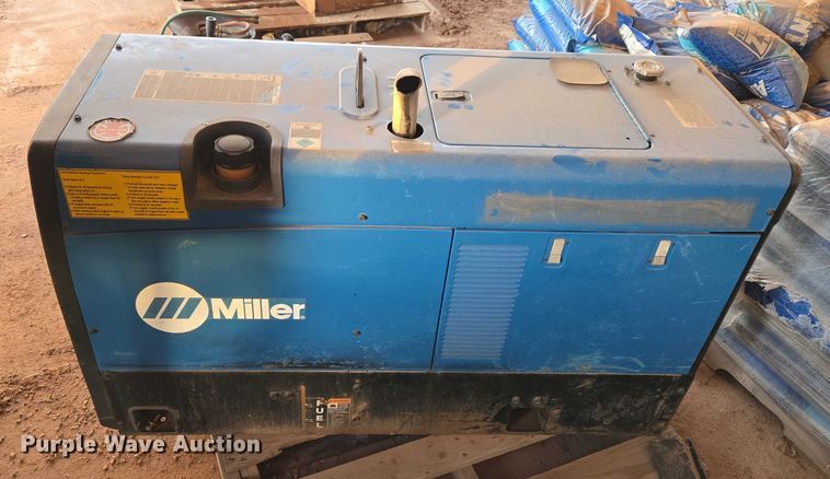 image for item ET1051 Miller Trailblazer 302 welder