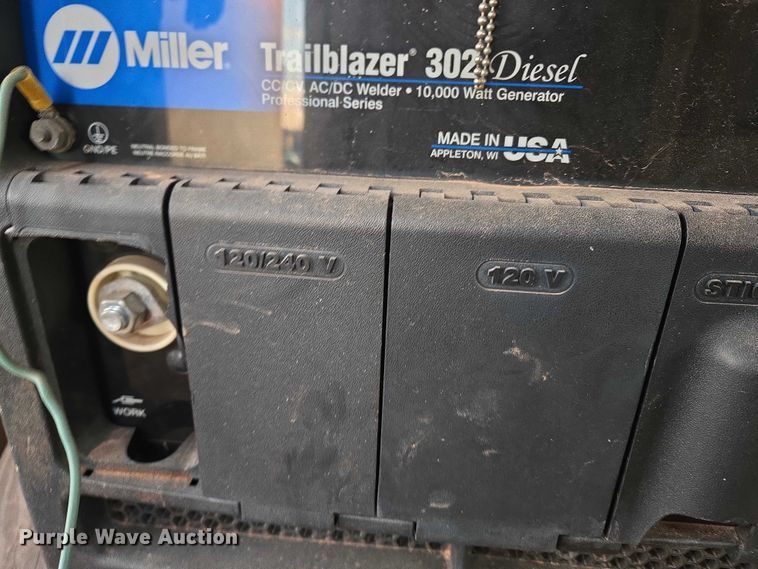 image for item ET1051 Miller Trailblazer 302 welder