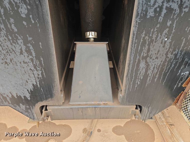 image for item ET1057 Ox Bodies 15' 14-15YD dump bed