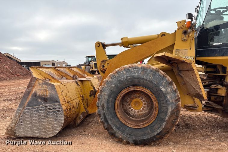 image for item ET1060 2002 Caterpillar 938G wheel loader