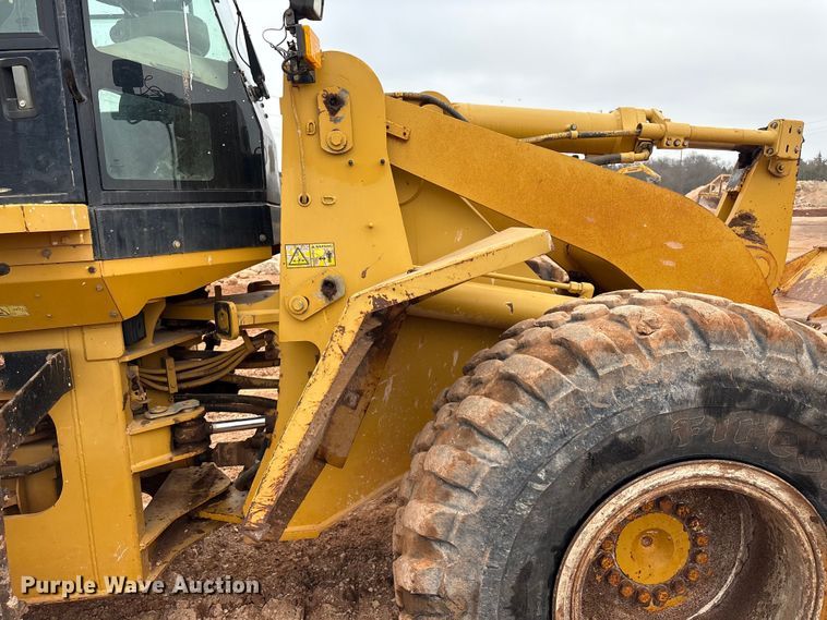 image for item ET1060 2002 Caterpillar 938G wheel loader
