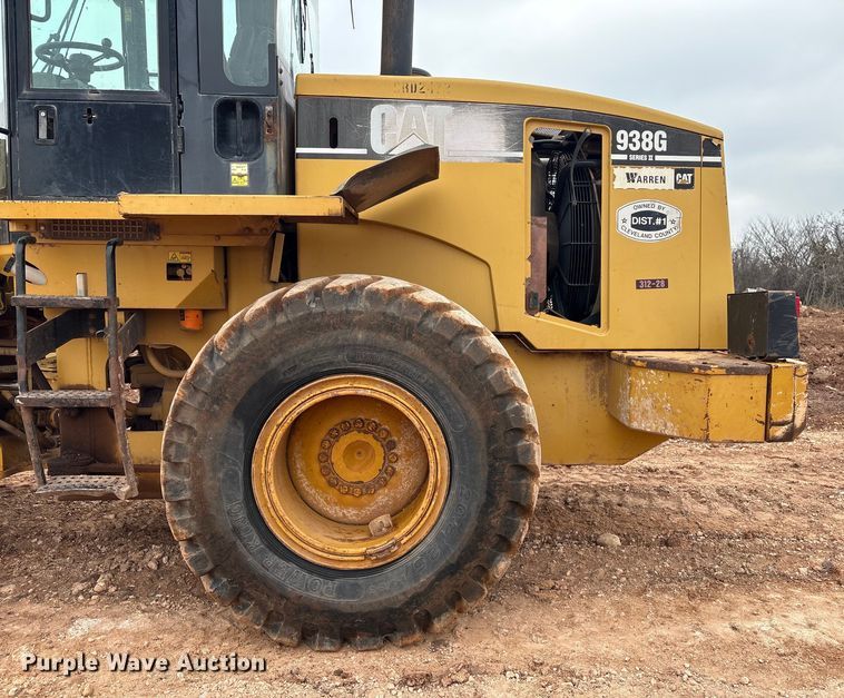 image for item ET1060 2002 Caterpillar 938G wheel loader